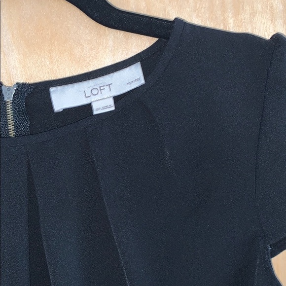 LOFT black short sleeve blouse size SP - Picture 2 of 3
